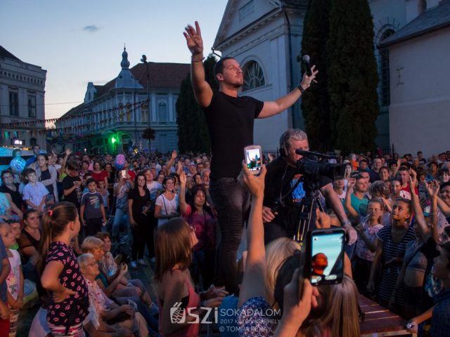 „Most a zenekar az első” – interjú Vastag Csabával